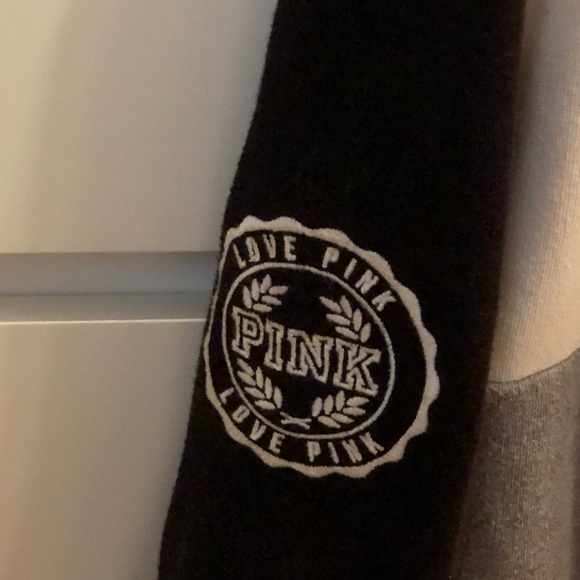 VS Pink pull over sweatshirt - Picture 4 of 4